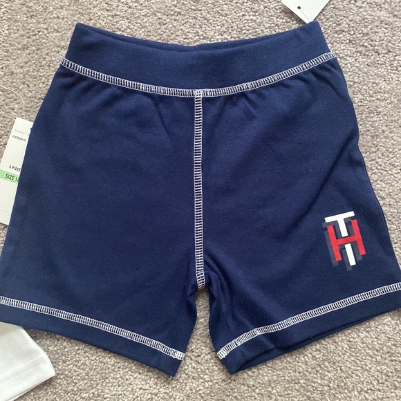 NWT Tommy Hilfiger 18 Month Boys Short Set - Picture 4 of 5